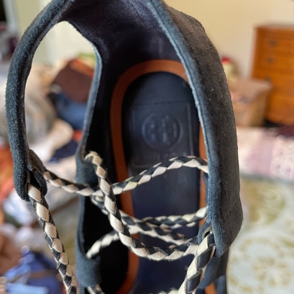 Tory Burch Wedge Lace Up. Suede, size 7.5 - Picture 9 of 11